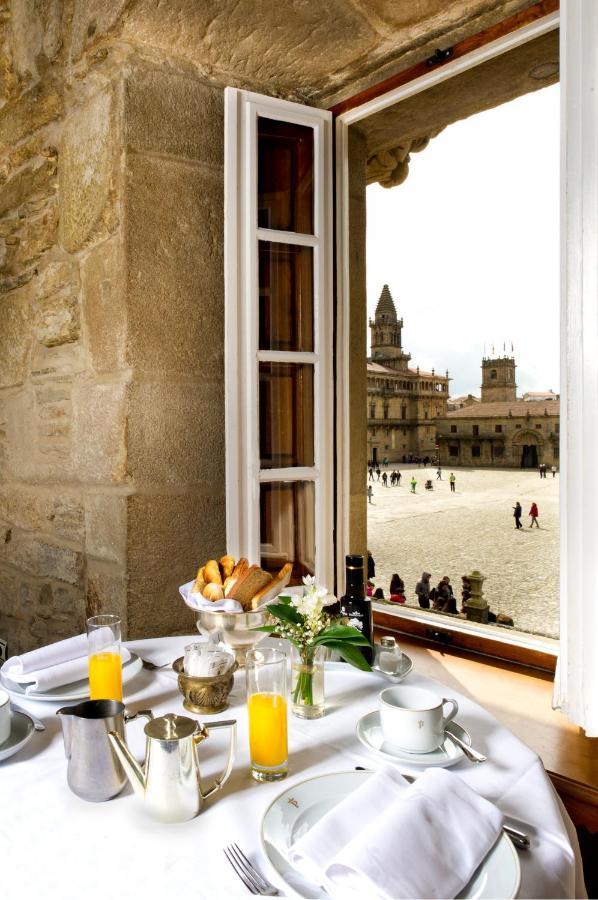 فندق بارادور دي سانتياجو دي كومبوستيلا سانتياغو دي كومبوستيلا المظهر الخارجي الصورة View of the Plaza Mayor from the hotel